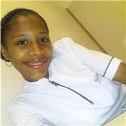 El profesor imparte clases a niños Y Niñas